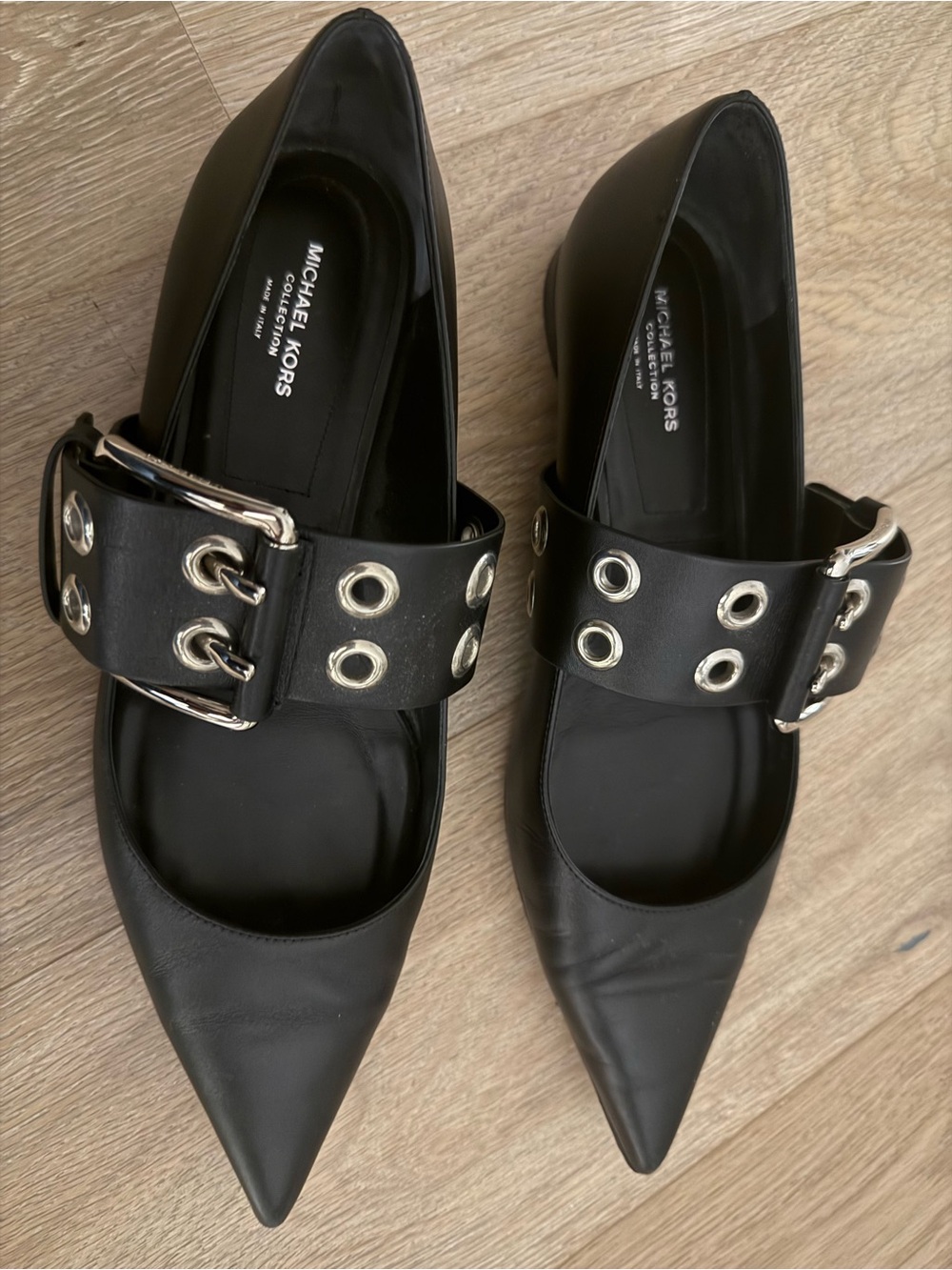 MICHAEL KORS COLLECTION BLACK LEATHER GROMMET BUCKLE POINTED TOE SHOES SZ 7 1/2